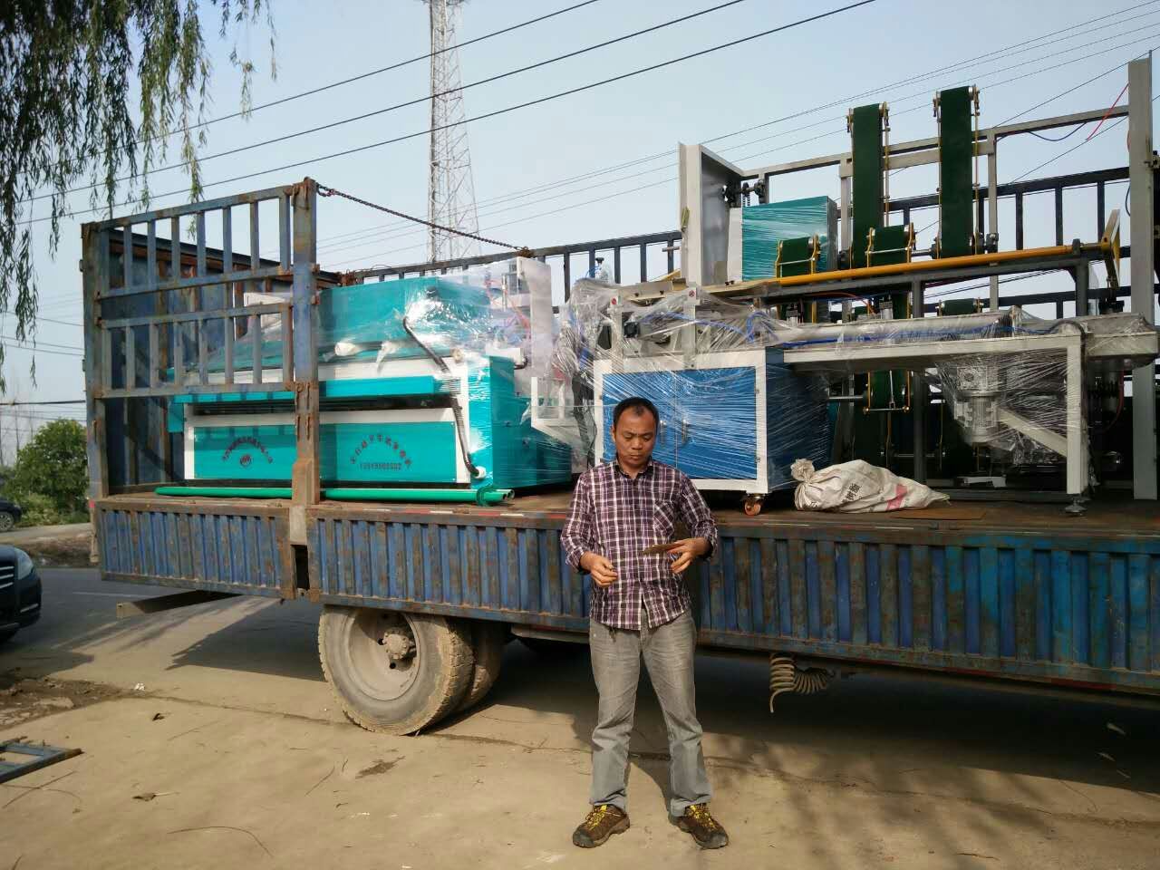 喜迎國慶，恭喜湖南唐總衛(wèi)生紙加工廠開業(yè)大吉